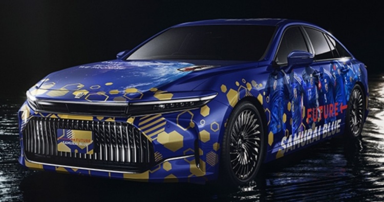 與車(chē)企聯(lián)動(dòng)，日本足協(xié)與豐田汽車(chē)共同打造日本國(guó)家隊(duì)特別車(chē)型